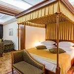 Palazzo President Hotel