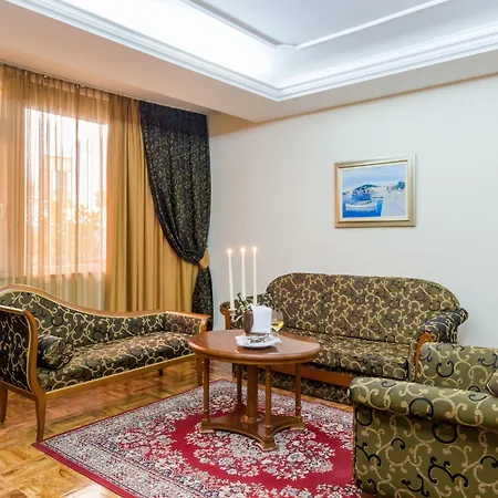 Palazzo President فندق